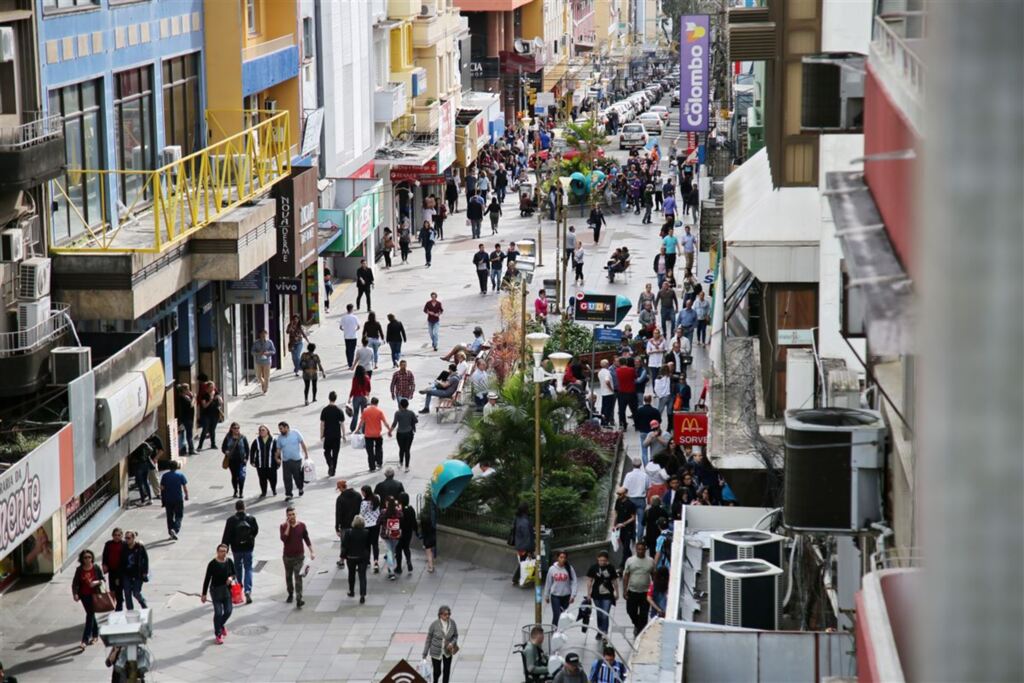 13º salários devem injetar pelo menos R$ 160 milhões em Santa Maria