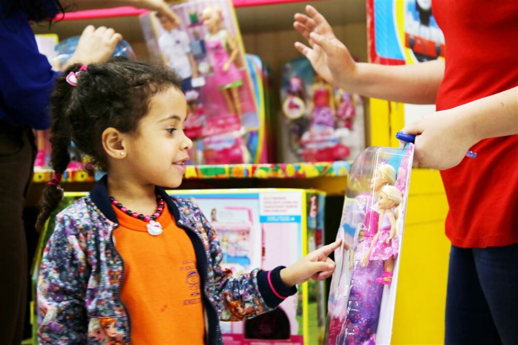 Lojas projetam que valor médio gasto com presentes para o Dia da Criança será menor este ano