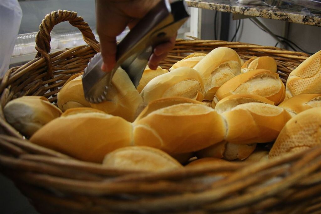Foto: Gabriel Haesbaert (Diário) - Padarias não teriam repassado o aumento integral  ao pãozinho para não ficar muito pesado no bolso do consumidor