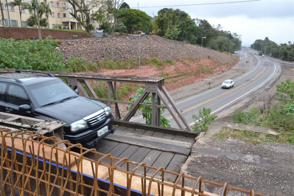 Foto: Deni Zolin (Diário) - Viaduto e ponte do Cerrito, na obra de duplicação da Travessia Urbana de Santa Maria