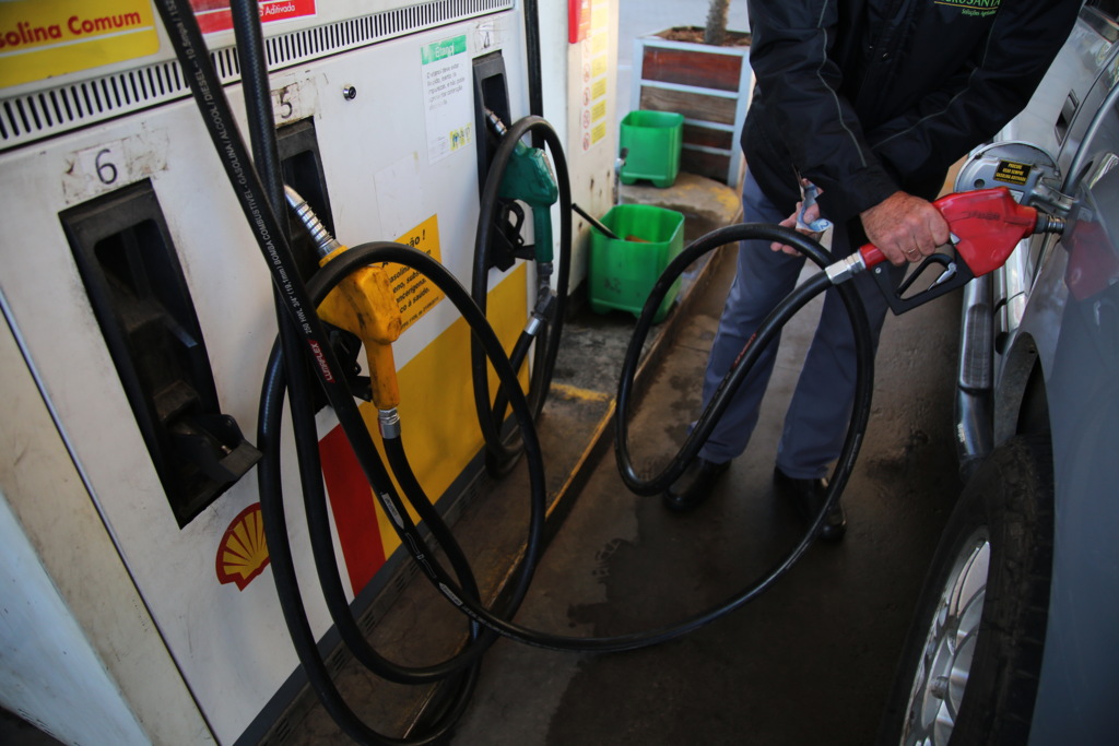 Posto suspende venda de gasolina a R$ 2,89 no Dia Sem Impostos