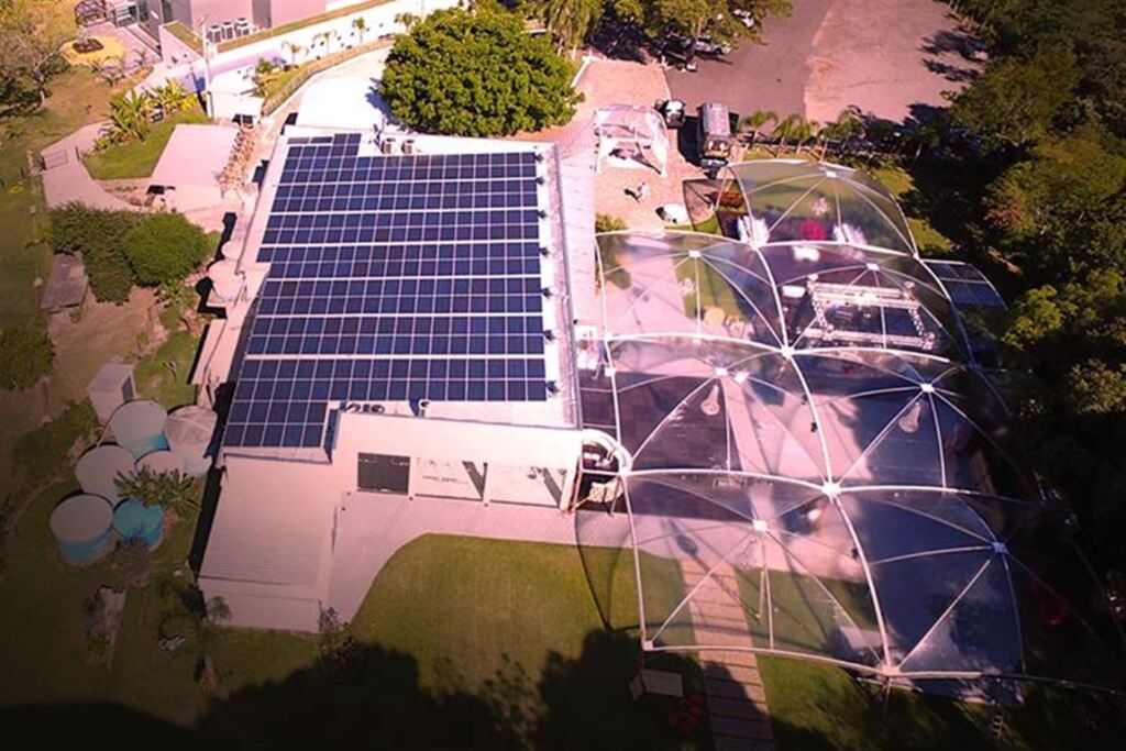 Espaços de festas de Santa Maria economizam com sistema de energia solar