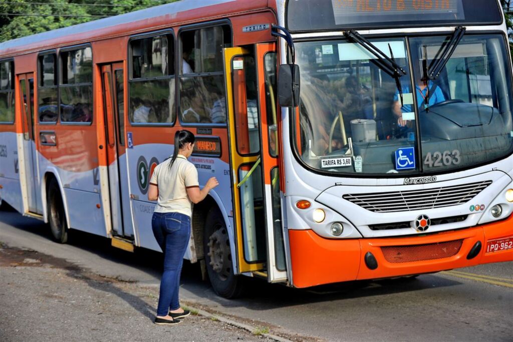 Reajuste de tarifa de ônibus pode ser votado até o fim do mês
