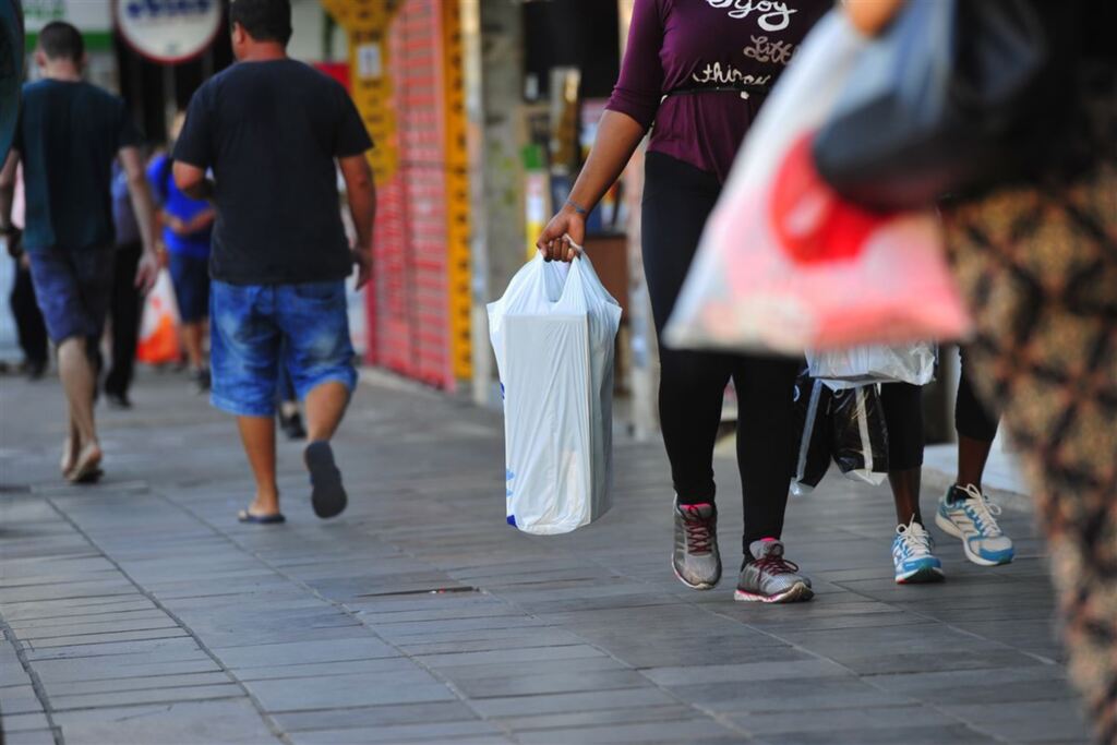 Comércio de Santa Maria registra pequena melhora nas vendas de Natal