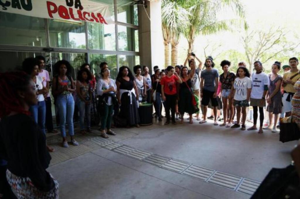 VÍDEO: após seis dias, Reitoria da UFSM é desocupada