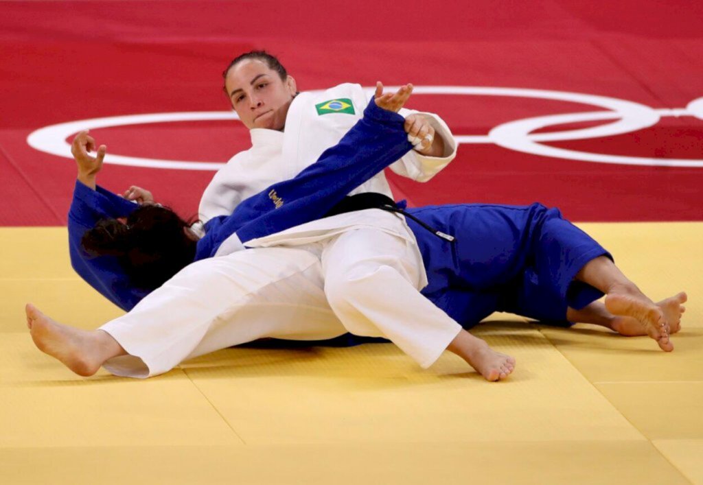 Judoca Maria Portela vence na estreia e avança às oitavas de final