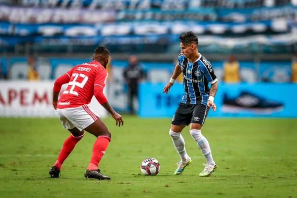 Léo Chú marca nos minutos finais e Grêmio vence o Inter por 1 a 0