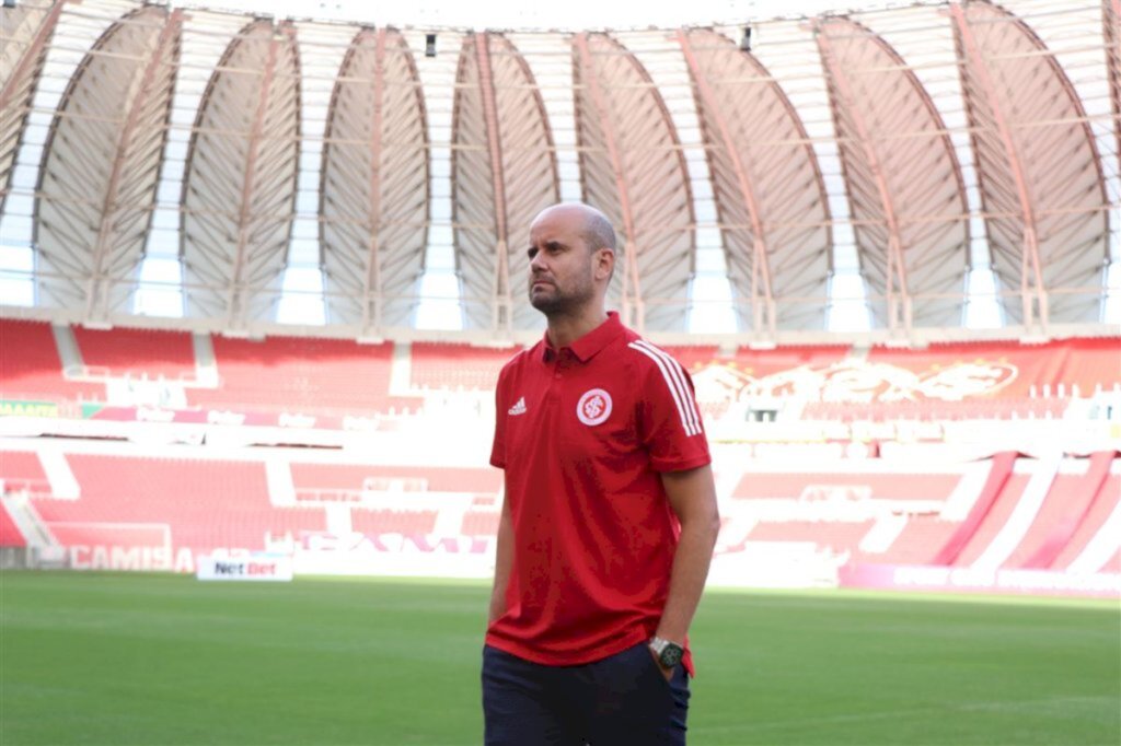 Miguel Ángel Ramírez comanda o primeiro treino no Beira-Rio nesta terça-feira