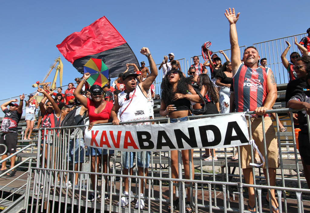 Bruxa da Várzea e Xavabanda são as campeãs entre blocos e bandas