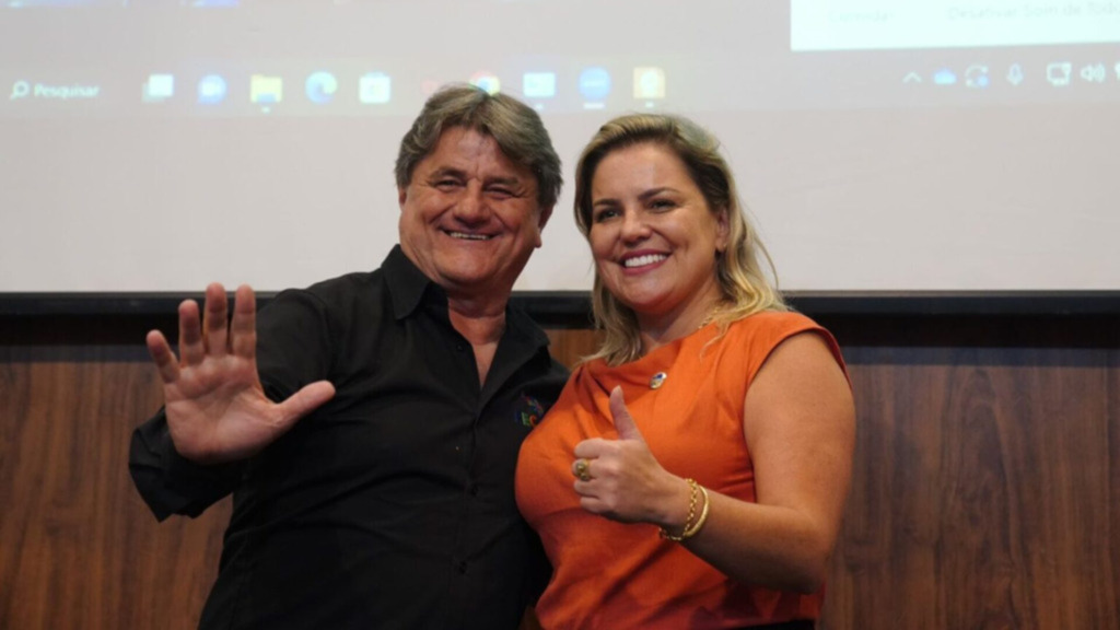 Milena Andersen Lopes, prefeita de Vargem, é eleita nova presidente da FECAM