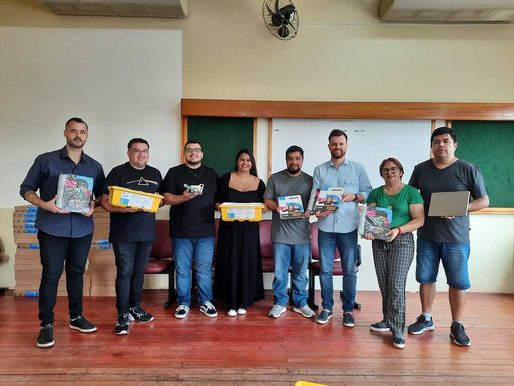 Escolas municipais recebem material de robótica