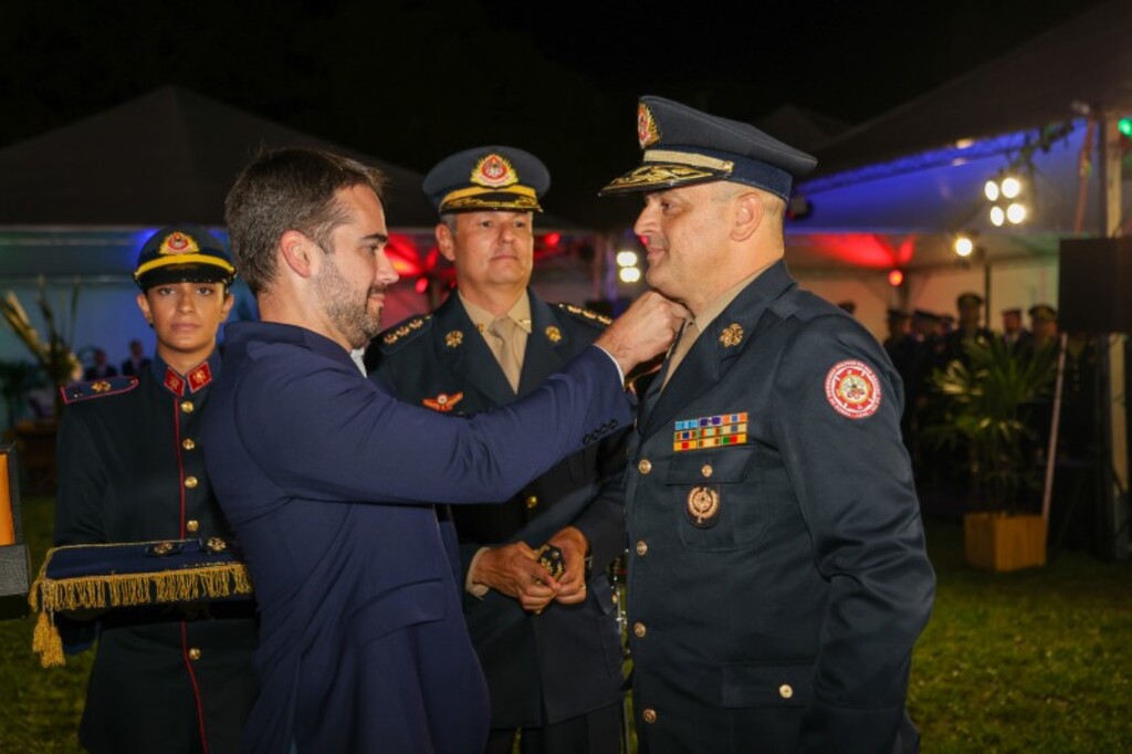 Grégori Bertó/JC - Governador empossou Eduardo Estêvam Camargo Rodrigues no comando-geral do CBMRS.