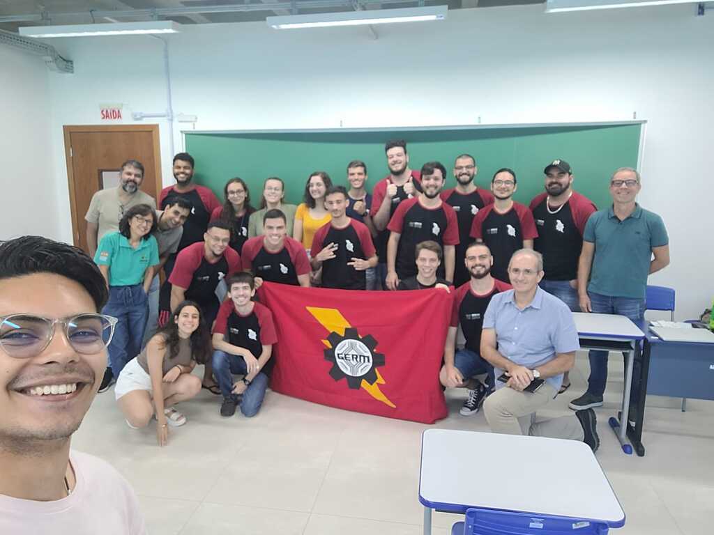 Projeto de robótica oferece atividades na Udesc Joinville