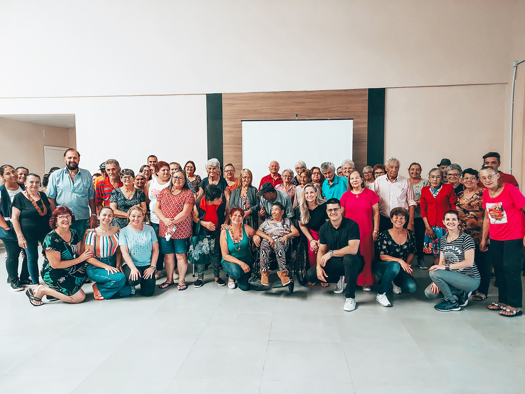 Palestra com o tema “Alzheimer Mitos e Verdades” foi realizada no Centro de Referência do Idoso