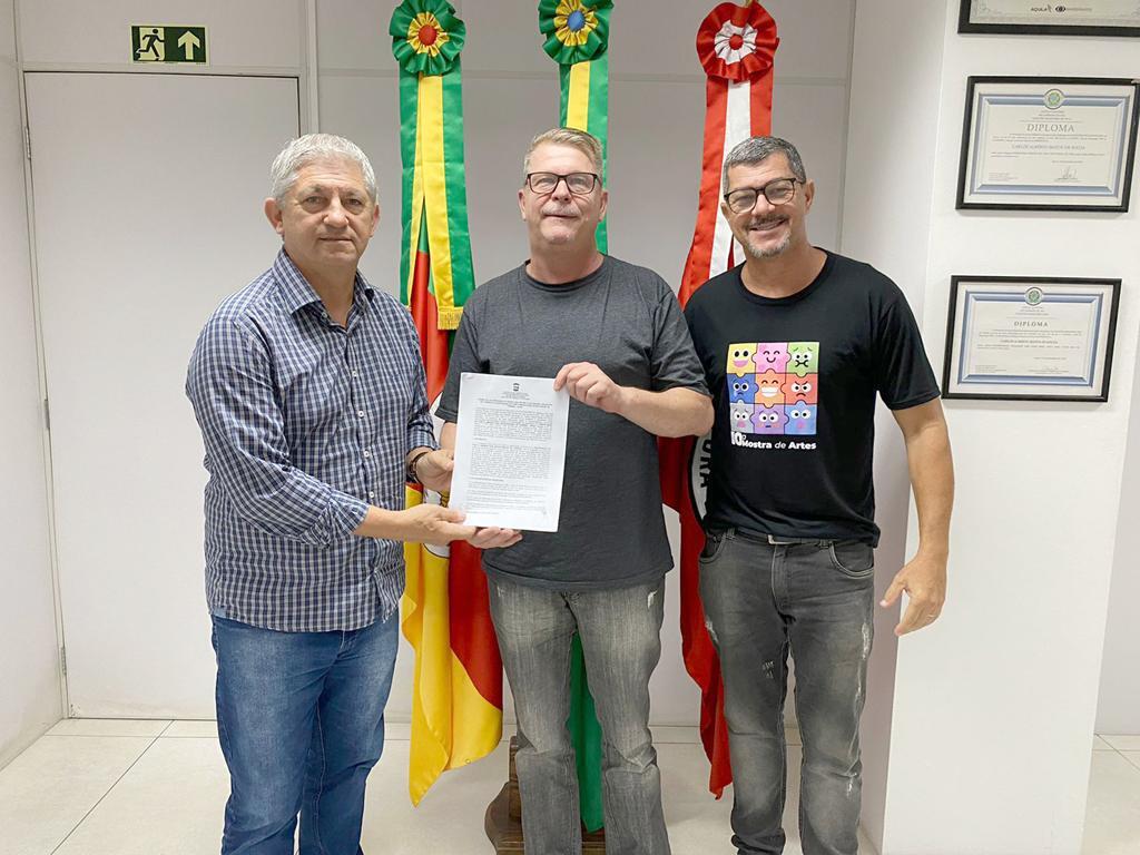 ASSINADO O TERMO DE FOMENTO ENTRE PREFEITURA E APAE DE TORRES