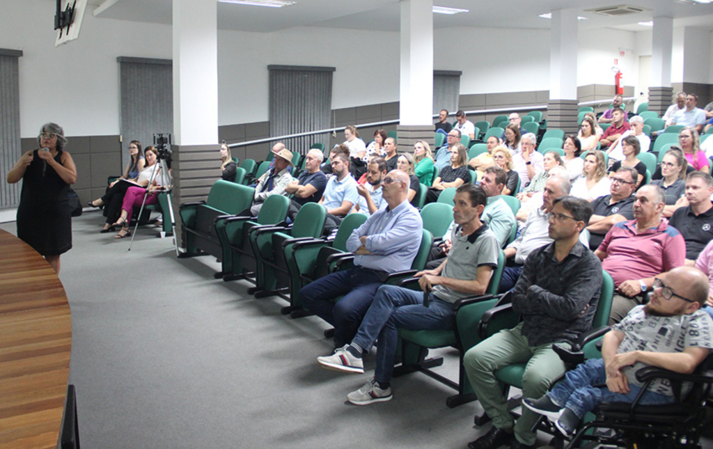  - Evento foi realizado no auditório da Câmara de Vereadores