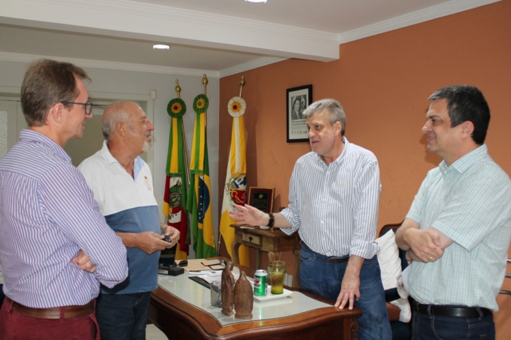 Divulgação. - A visita foi feita por Luciano Morschel e o provedor José Francisco Cardoso da Silveira.