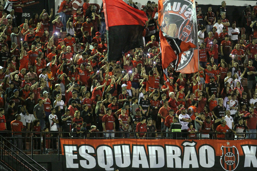 Foto: Jô Folha - DP - Central de Sócios e bilheterias abrem às 9h desta segunda, véspera da fundamental partida