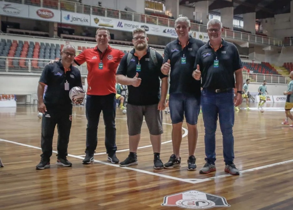 Dois times campeões