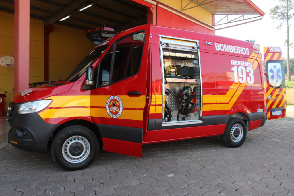 Corpo de Bombeiros atende acidente de trânsito e casos clínicos em Imbituba