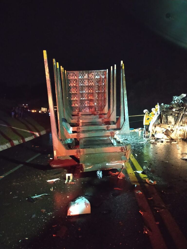 Caminhoneiro morre em acidente de trânsito na BR-282