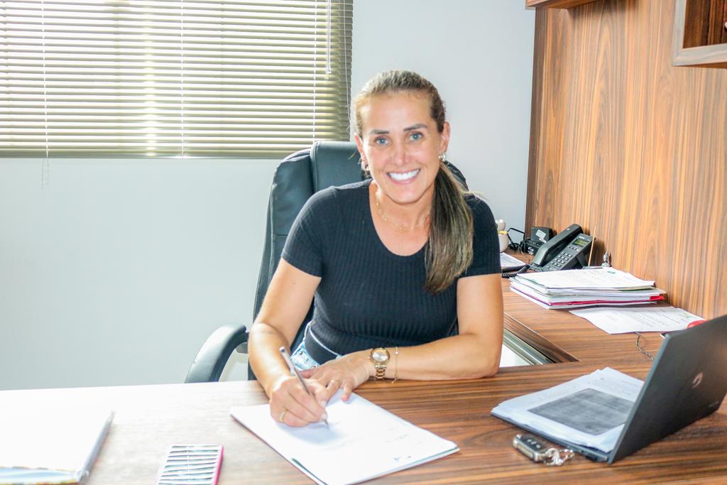 DESTAQUE DA SEMANA: Secretária Municipal de Assistência Social de Mampituba, Daiane 
Carvalho Teixeira.