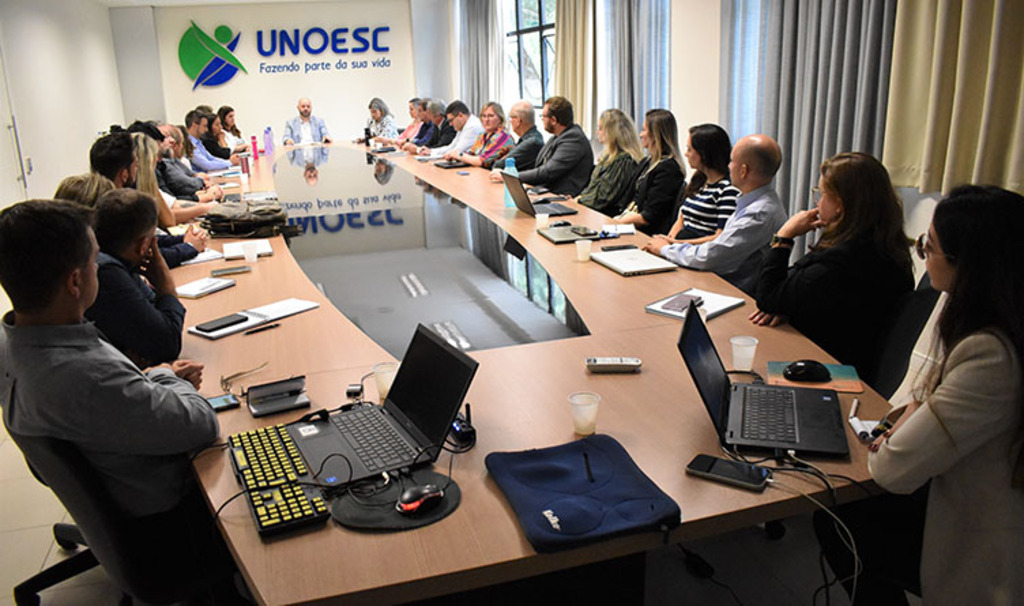 Dirigentes e coordenadores da Unoesc tratam sobre os projetos institucionais estratégicos para 2023