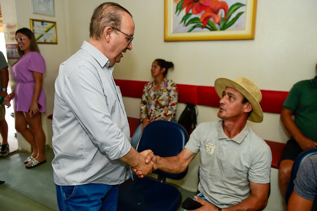Durante agenda na Serra, governador visita Hospital de Caridade Coração de Jesus