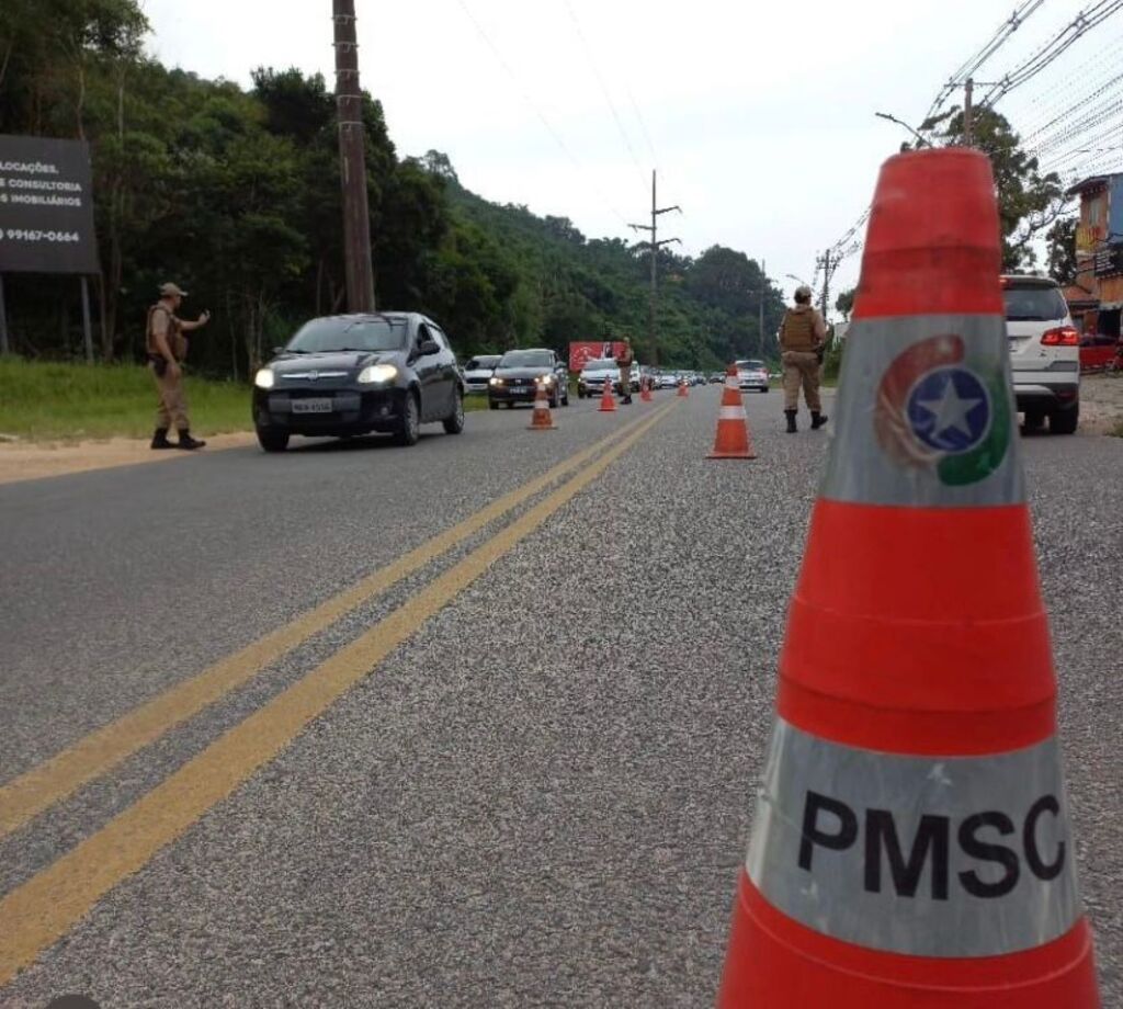 Pm de Imbituba realiza operação com foco no combate à poluição sonora de motocicletas