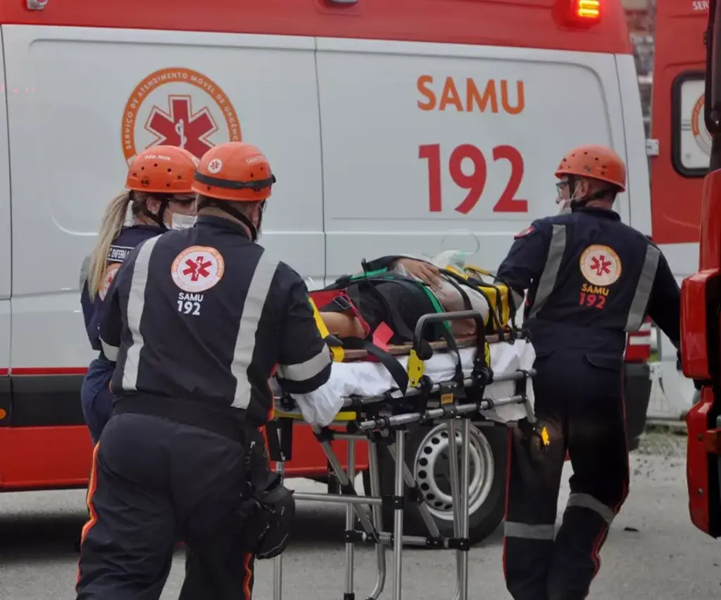 Homem morre após ser visto cambaleando no Campo da Aviação