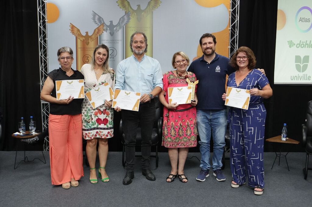 Rede Municipal de Ensino recebe oito premiações no 3º Prêmio Akademos