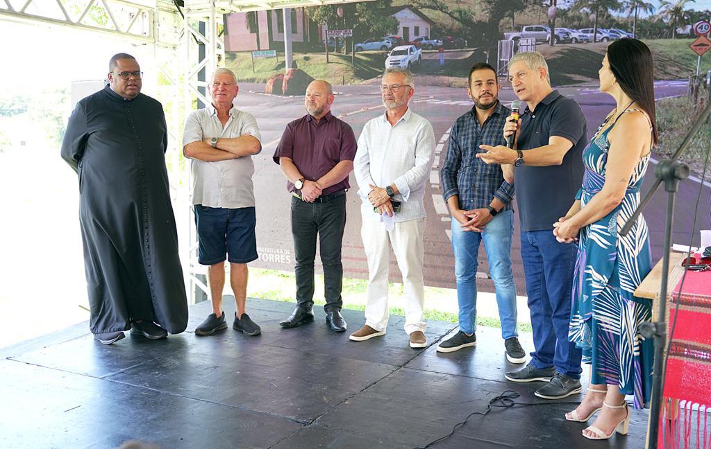 COMUNIDADE DO BARRO CORTADO PARTICIPA DA INAUGURAÇÃO DA ESTRADA GERAL EM TORRES