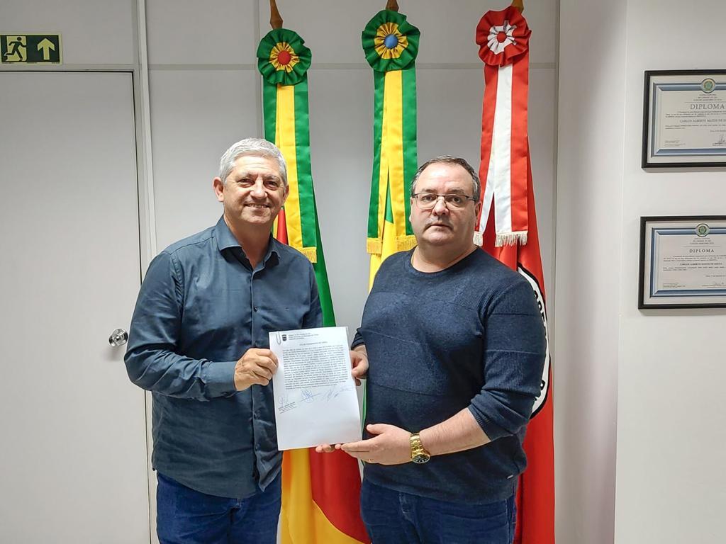 VICE-PREFEITO FÁBIO AMORETTI ASSUME A 
PREFEITURA DE TORRES POR 14 DIAS
