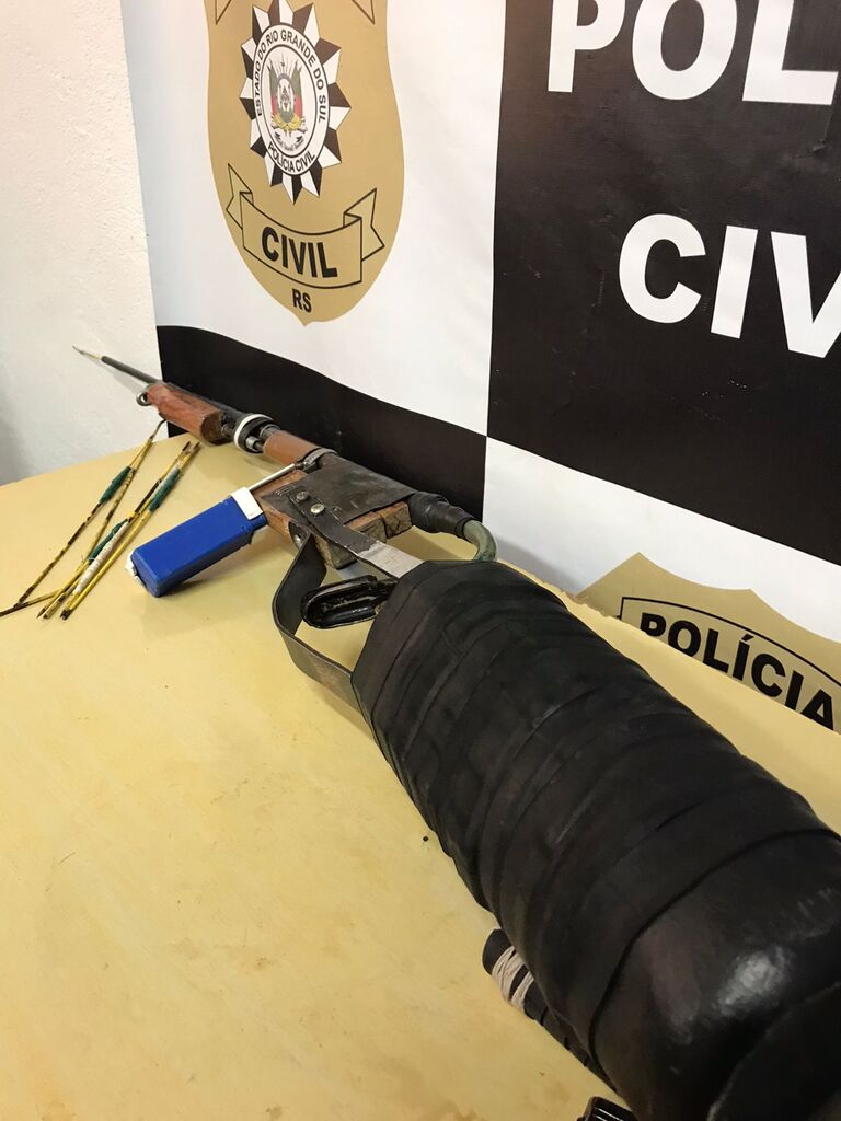 Divulgação - Todo material que estava na casa do adolescente foi apreendido e periciado
