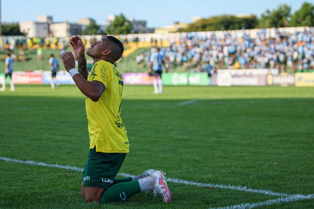 Foto: Enoc Júnior - Ypiranga - Gol da vitória da equipe da casa saiu aos 51 minutos do segundo tempo
