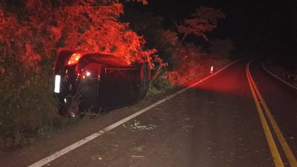 Acidente deixa dois feridos