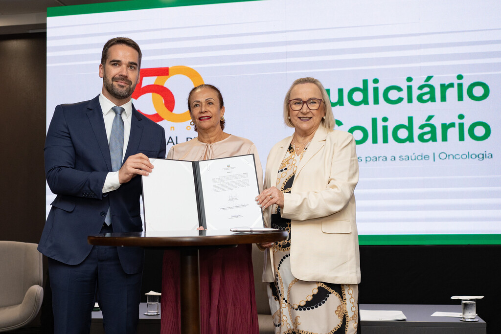 Foto: Mauricio Tonetto - Estiveram presentes o governador Eduardo Leite (PSDB), a presidente do TJ, desembargadora Iris Helena Medeiros Nogueira, e a secretária de Saúde, Arita Bergmann