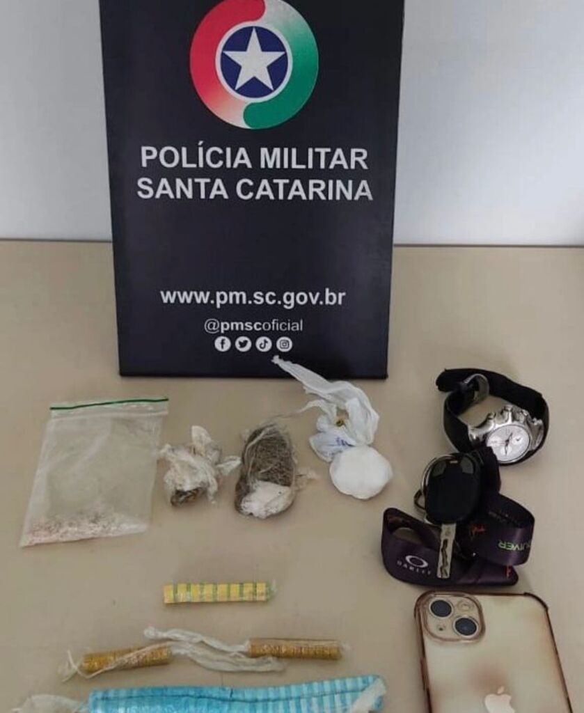 PM detém casal por tráfico de drogas na BR 101 próximo ao bairro Alto Arroio