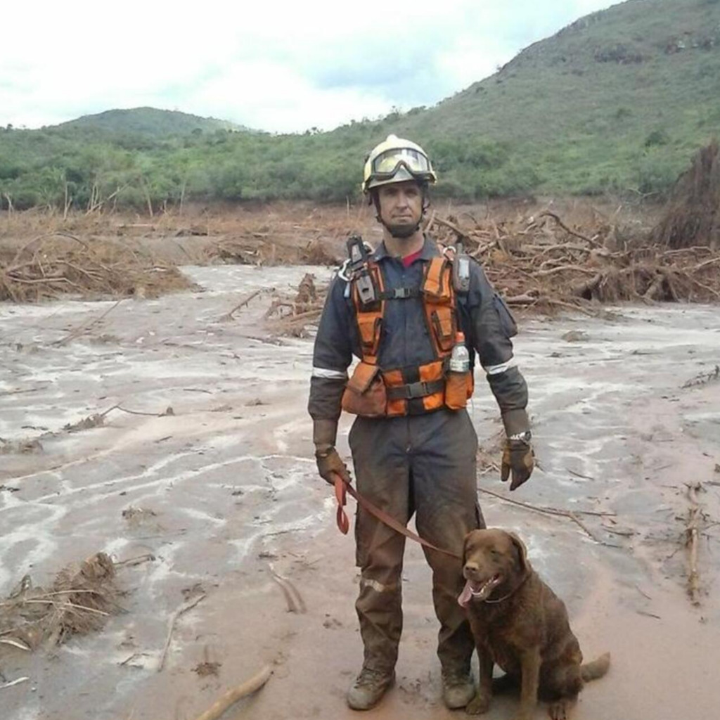 4º BBM SE DESPEDE DA MEL, CÃO DE BUSCA APOSENTADA EM ARARANGUÁ