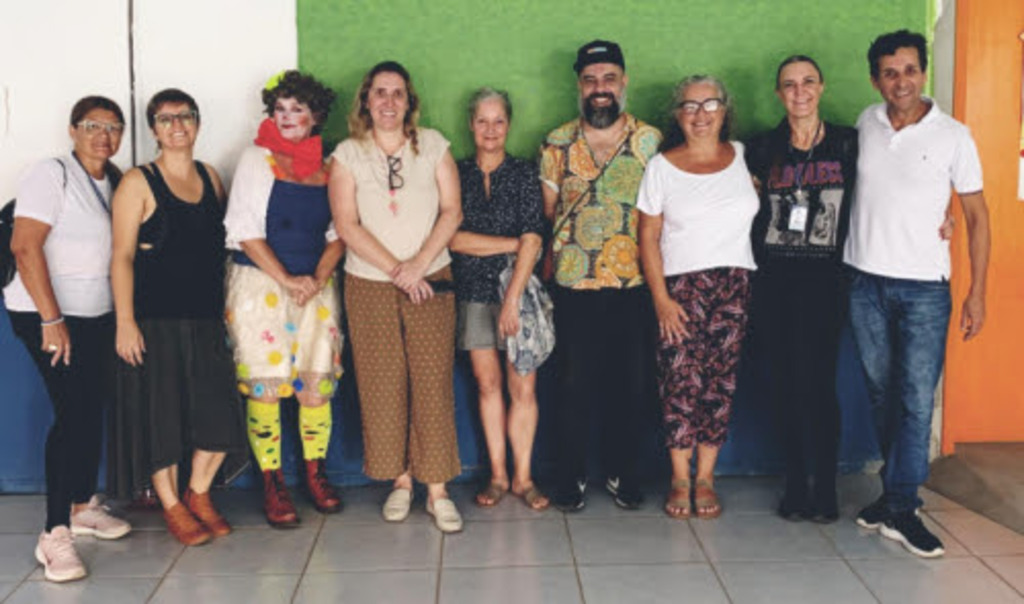 Instituto Babaétoungá realiza oficinas de teatro para estudantes do Bairro Majorca, em São Francisco do Sul