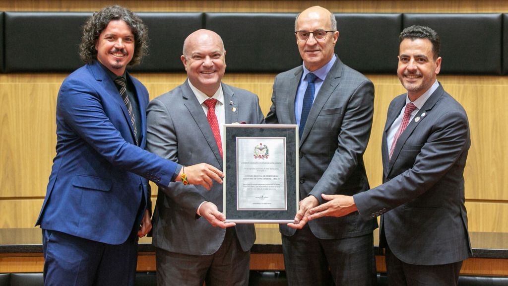 Em sessão solene, Assembleia Legislativa celebra os 65 anos do Crea-SC