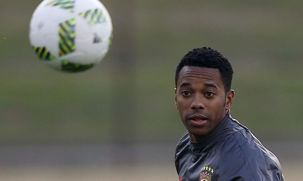 STJ dá 15 dias para defesa de Robinho contestar condenação na Itália