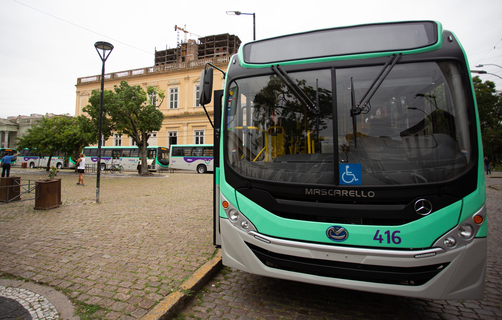 Pelotas e Rio Grande apresentam novos ônibus