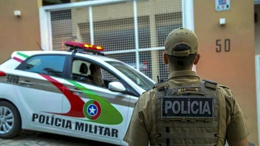 Casal de venezuelanos briga no centro de Canoinhas e polícia intervém