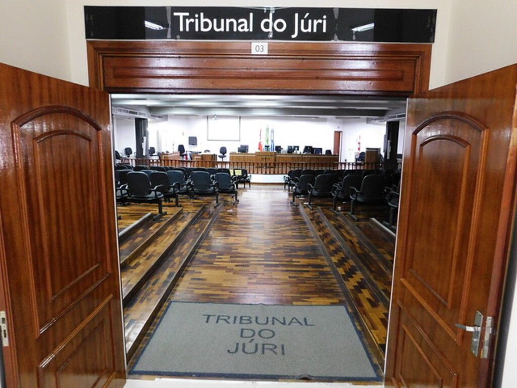 Comarca de Lages prepara sessão do júri com 22 homens sentados no banco dos réus