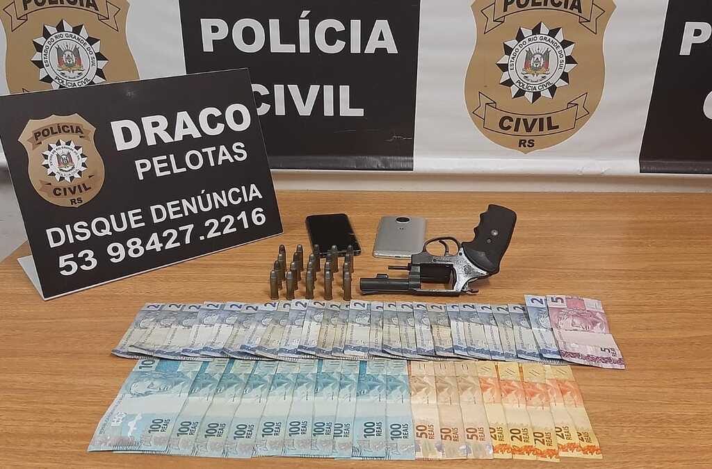 Equipe da Draco prende acusados de roubos a comércio em Pelotas