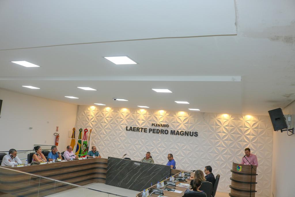 CONTAS DO PREFEITO MOACIR TEIXEIRA SÃO APROVADAS NA CÂMARA DE SÃO JOÃO DO SUL