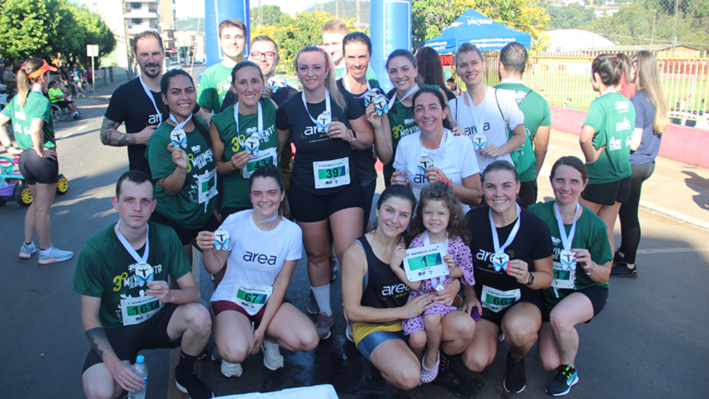  - Atletas da Area Academia de Seara participaram do percurso de cinco quilômetros de corrida