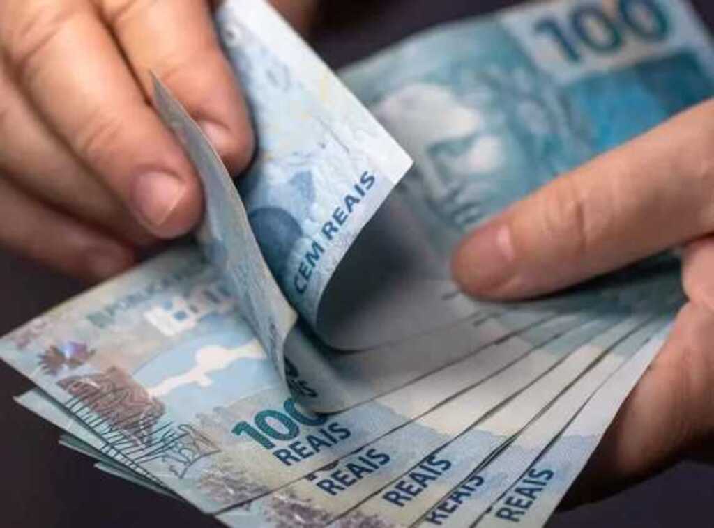 Governo reajusta salário dos funcionários públicos federais
