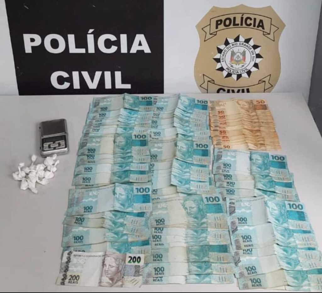 Divulgação `PC - Dinheiro e drogas foram apreendidos com um dos criminosos
